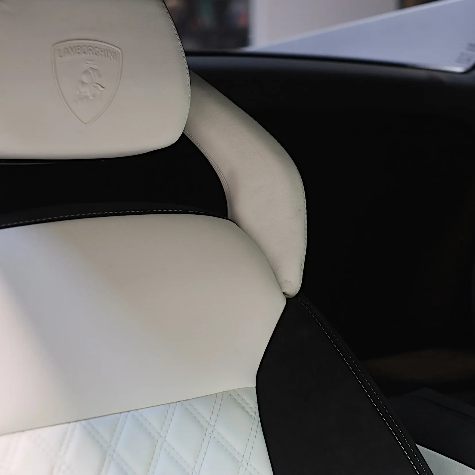 Interni Lamborghini Gallardo in pelle e Alcantara